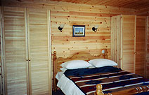 driftwood bedroom at carrick shore holiday chalets